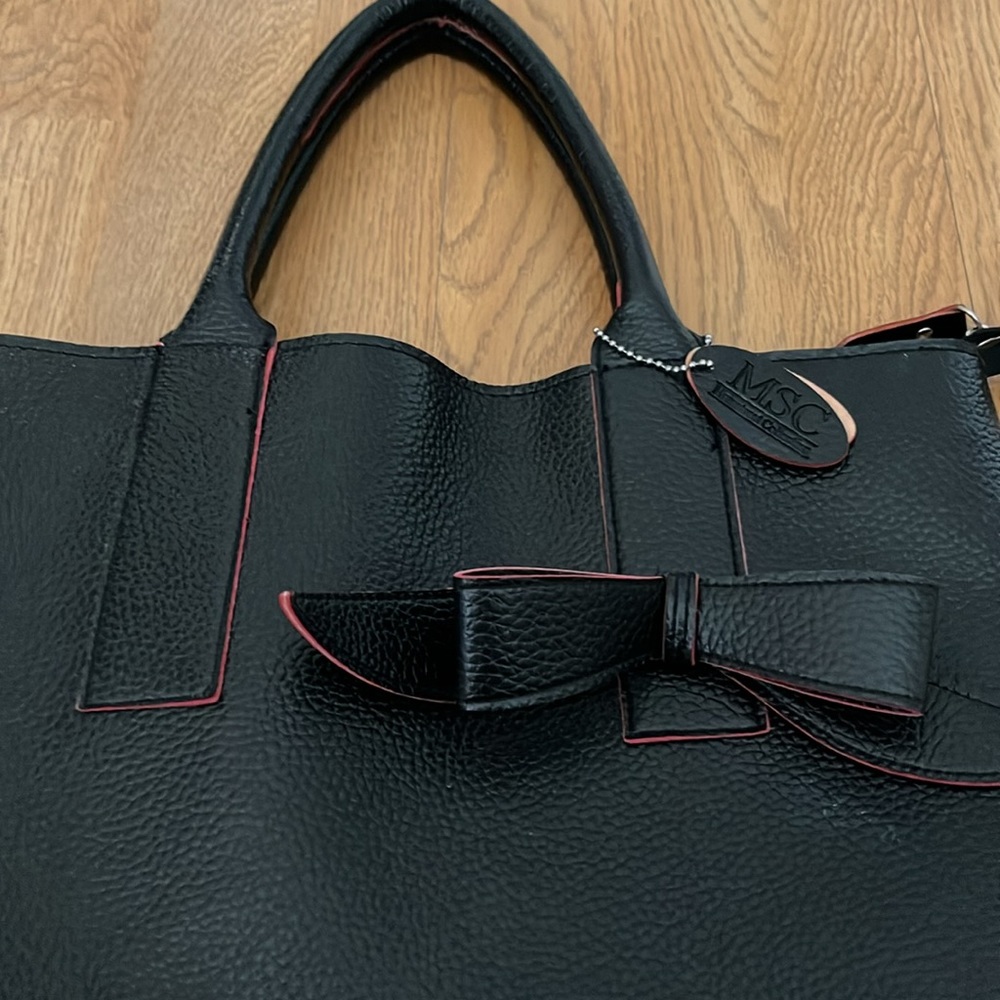 MSC - Main Street Collection NC shoulder strap bag!  Bow with pink outline!